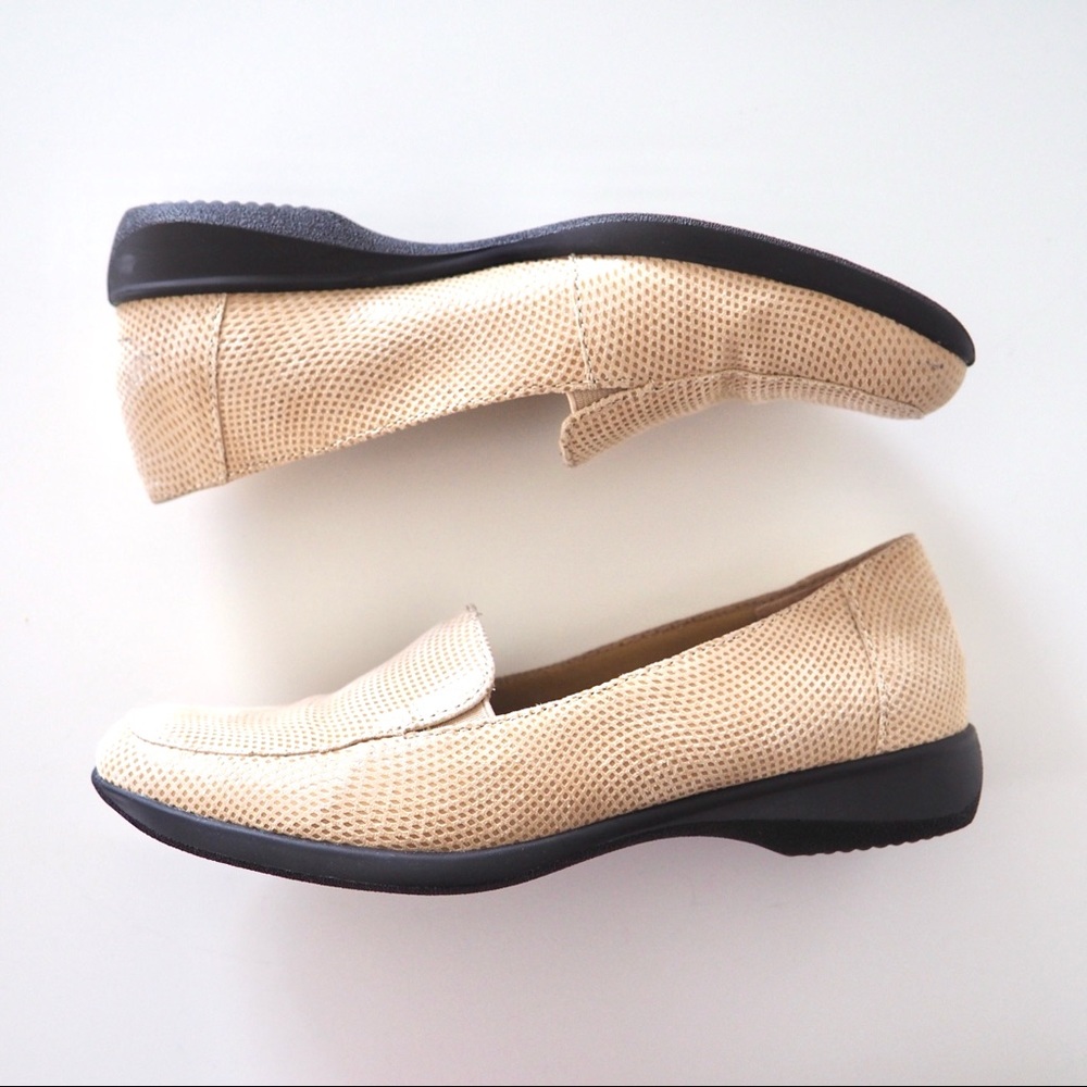 Trotters 'Jenn' Loafer - Picture 3 of 8